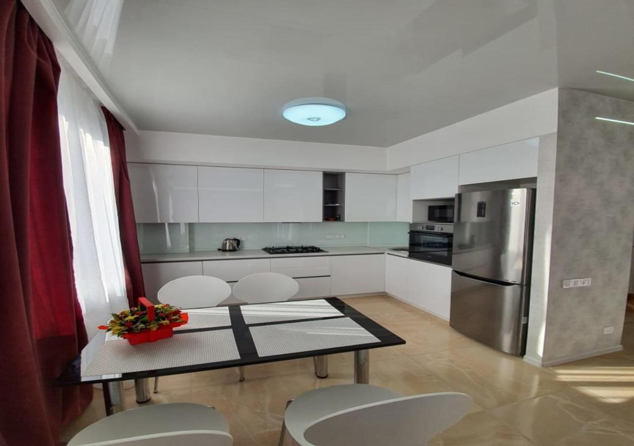 Lux New Apartment 2019 Harkov Kültér fotó